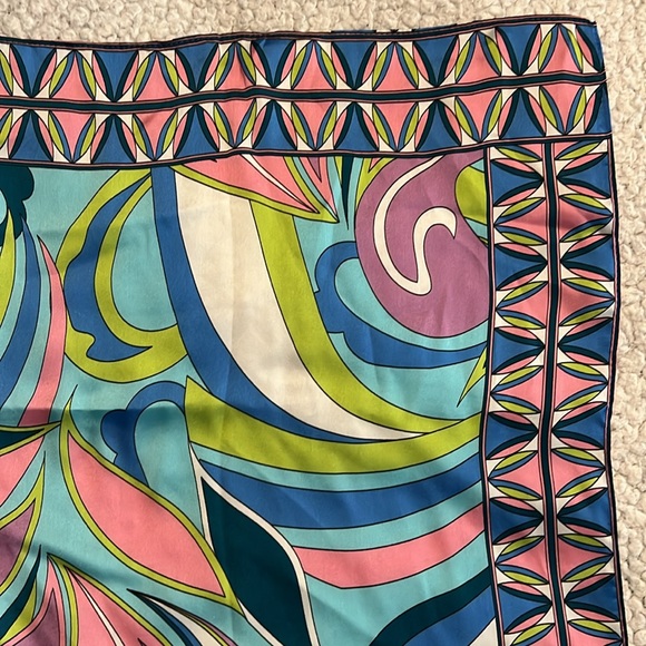 Boston Proper Abstract Scarf 🧣🧣 - Picture 4 of 5